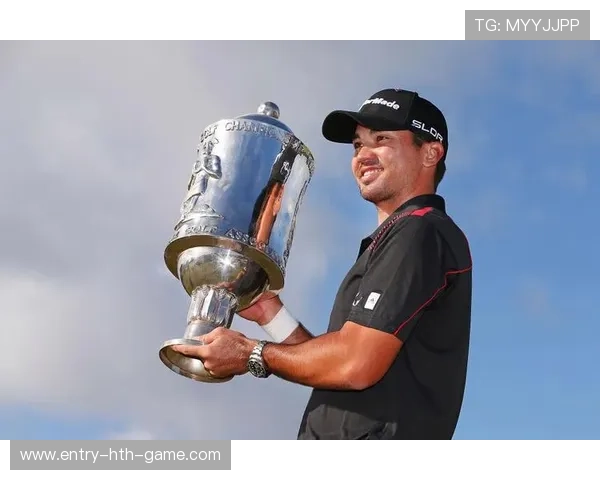 高尔夫：世界排名前十选手在四大赛中抢占领先位置，高尔夫球选手世界排名